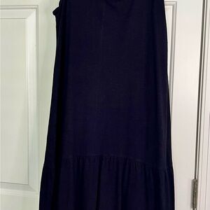 Black sleeveless cotton dress